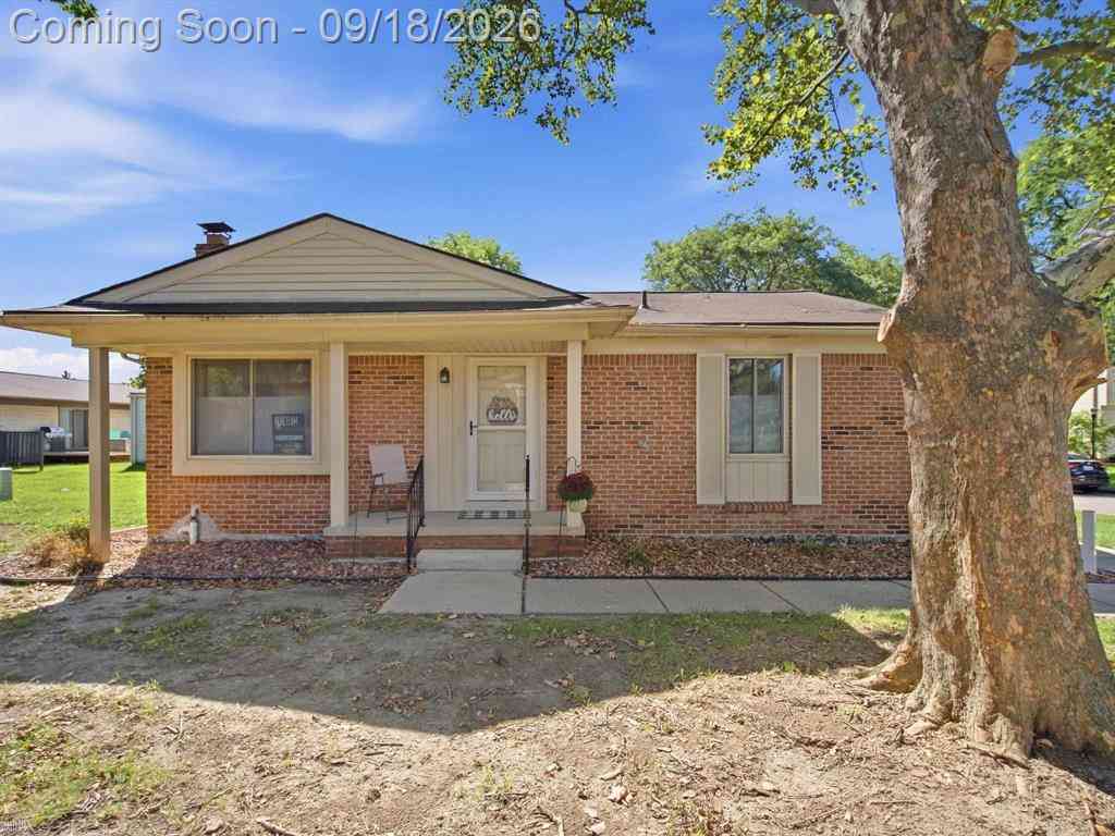 Condo For Sale - 2982 Roundtree Drive <br/> Troy, MI 48083