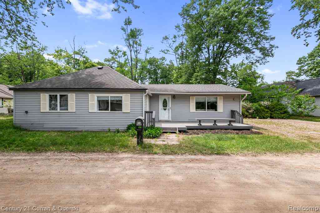 Homes For Sale - 2374 Lakena Road <br/> West Bloomfield, MI 48324