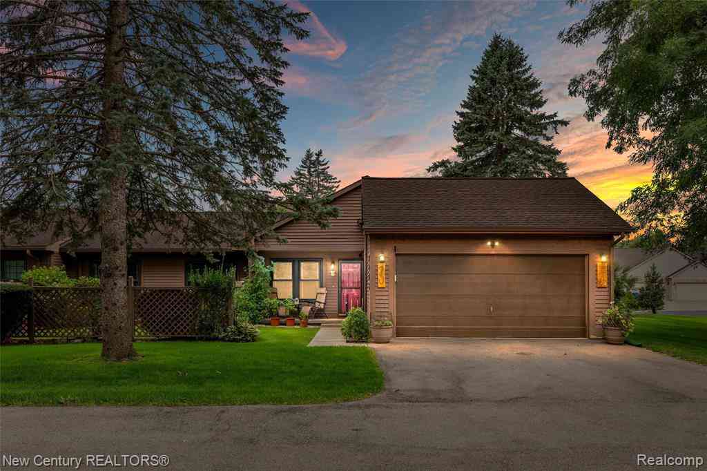 Condo For Sale - 7746 Oakland Place <br/> Waterford, MI 48327