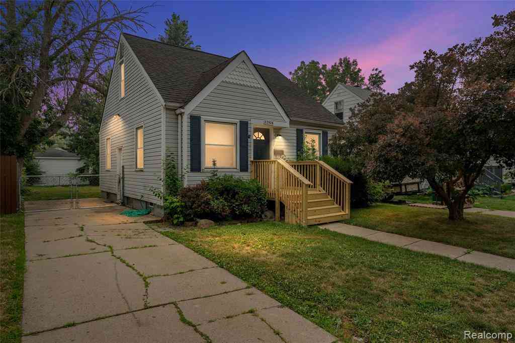 Homes For Sale - 22506 Tuscany Avenue <br/> Eastpointe, MI 48021