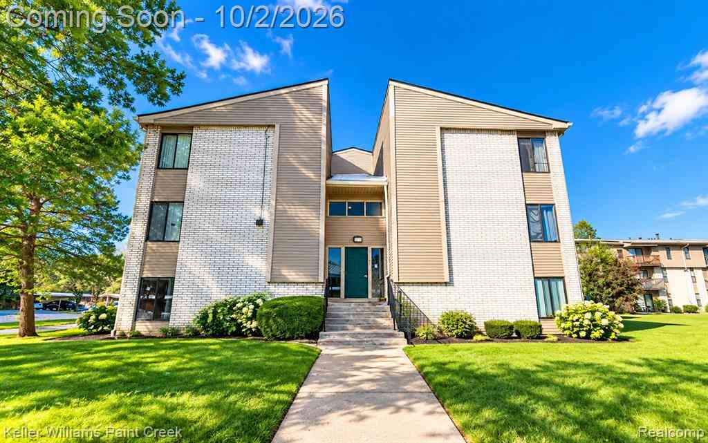 Condo For Sale - 31993 W 12 Mile Road  #313<br/> Oakland County, Farmington Hills, MI 48334