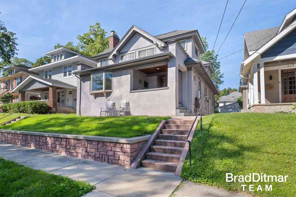 Homes For Sale - 423 Rosewood Avenue Se SE<br/> East Grand Rapids, MI 49506