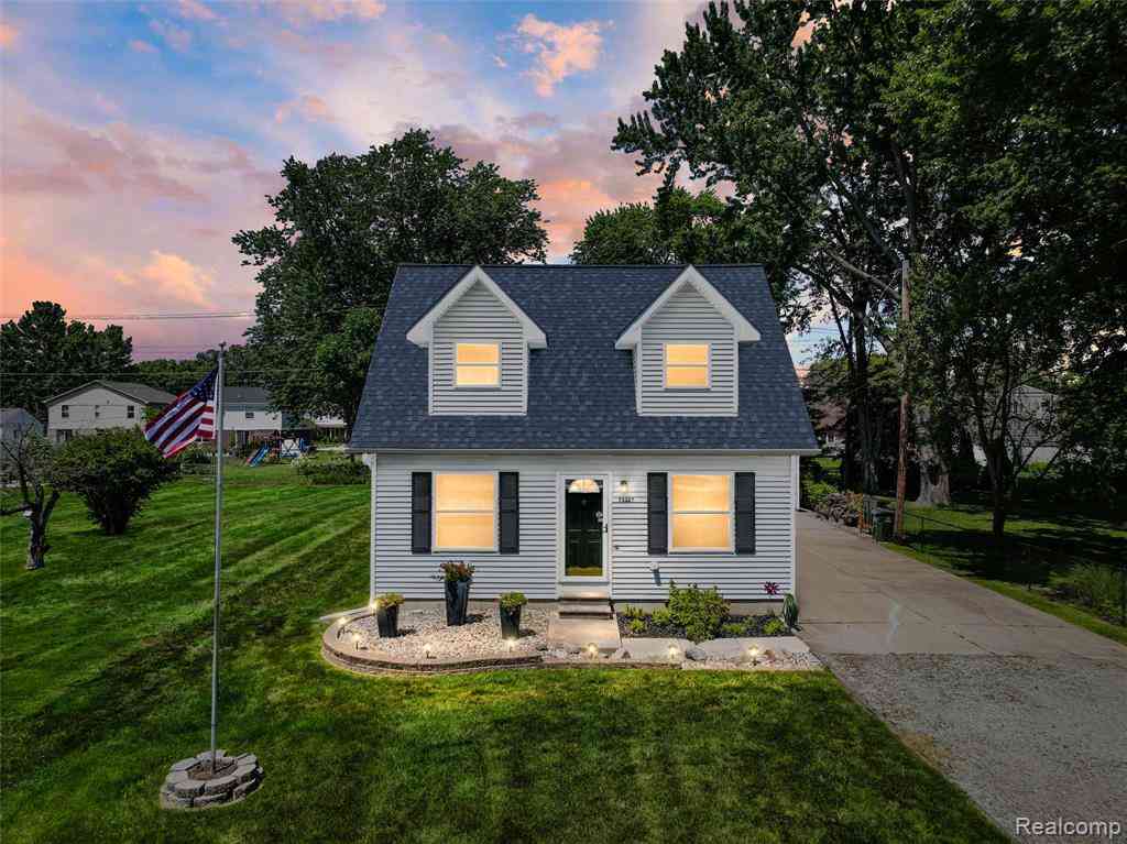 Homes For Sale - 22327 Martin Road <br/> Saint Clair Shores, MI 48081