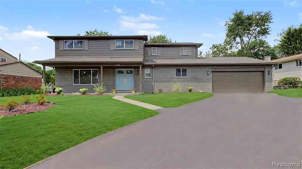 Homes For Sale - 6780 Lee Crest Drive <br/> West Bloomfield, MI 48322