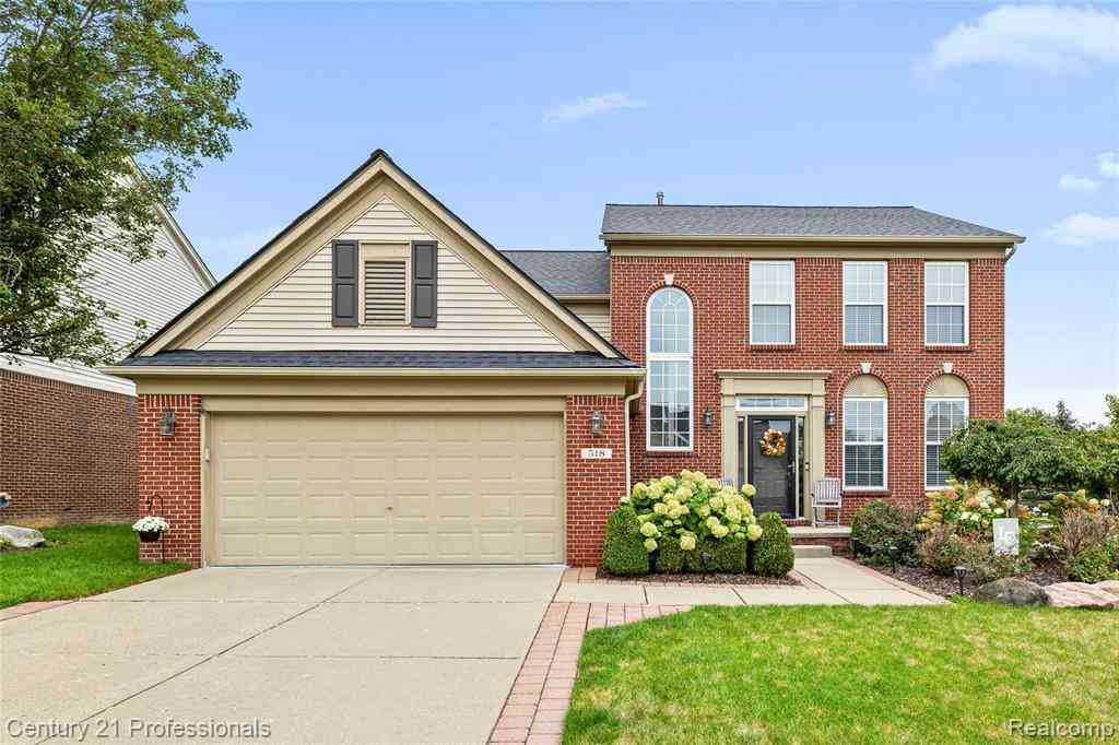 Homes For Sale - 518 Beechwood Way <br/> Lake Orion, MI 48362