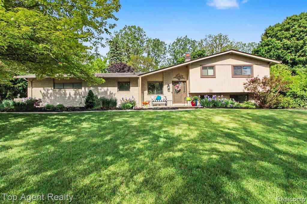 Homes For Sale - 1372 New Life Lane <br/> Rochester, MI 48309