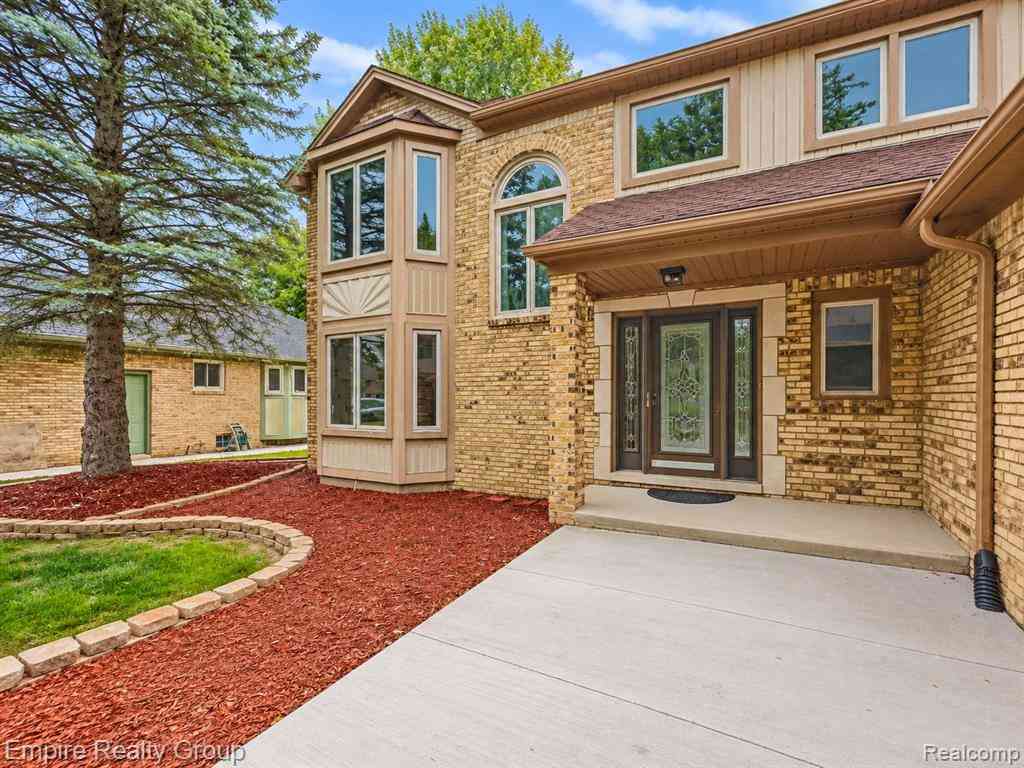 Homes For Sale - 15699 Mountainside Drive <br/> Macomb, MI 48042