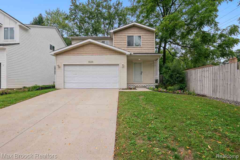 Homes For Sale - 1020 Oregon Boulevard <br/> Waterford, MI 48327