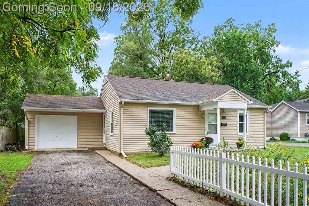 Homes For Sale - 521 Hutchinson Street <br/> Kalamazoo, MI 49008