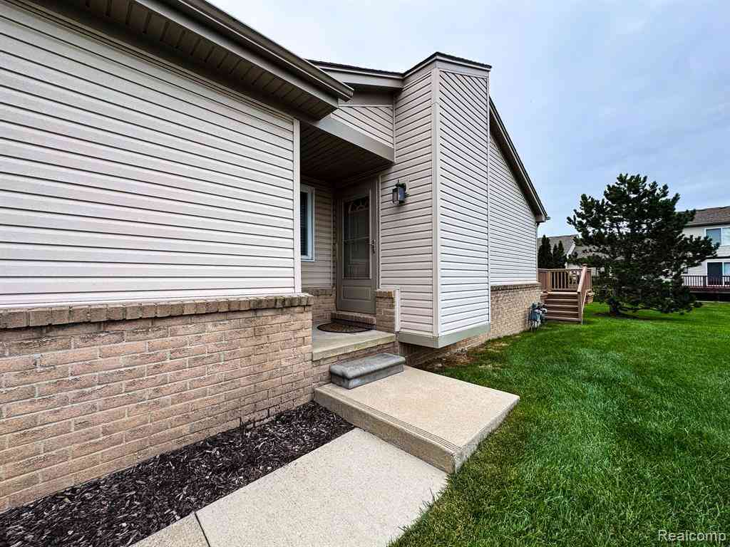 Condo For Sale - 53240 Glen Oak Drive <br/> Chesterfield, MI 48051