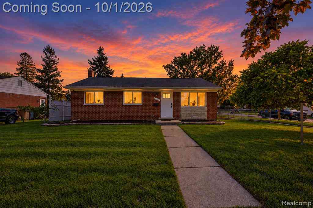 Homes For Sale - 40518 Pickett Ridge Road <br/> Sterling Heights, MI 48313
