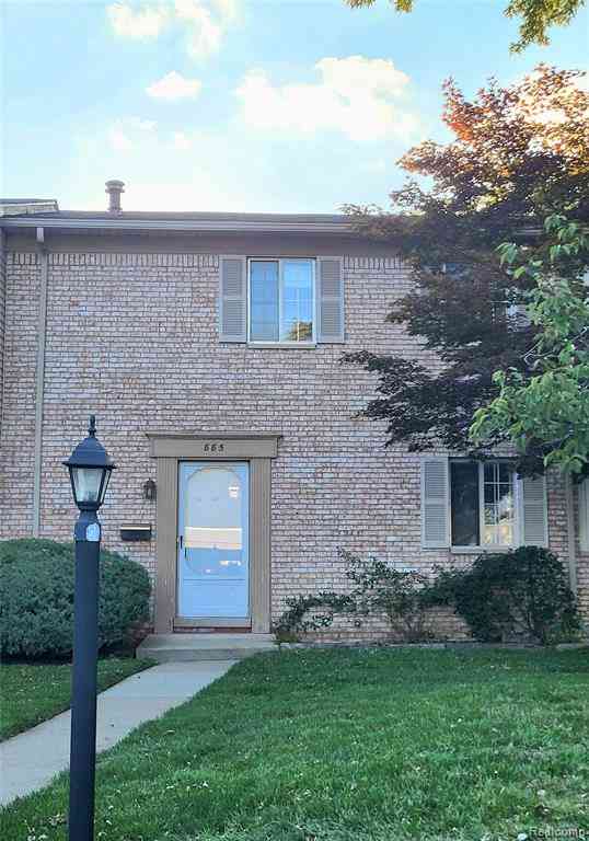 Condo For Sale - 885 Kirts Boulevard <br/> Oakland County, Troy, MI 48084