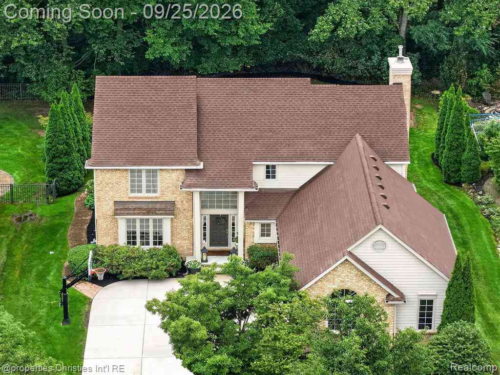Homes For Sale - 18032 Cascade Drive <br/> Northville, MI 48168
