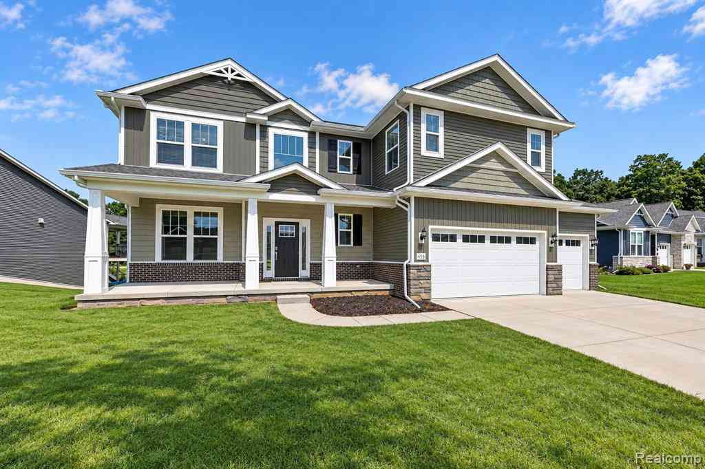 Homes For Sale - MOH 124 Gambrel Lane Drive <br/> Livingston County, Howell, MI 48843