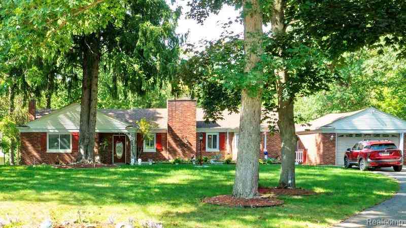 Homes For Sale - 26140 Rangemore Street <br/> Southfield, MI 48033