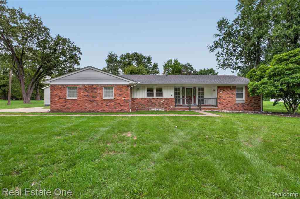 Homes For Sale - 2230 Odette Drive <br/> Waterford, MI 48328