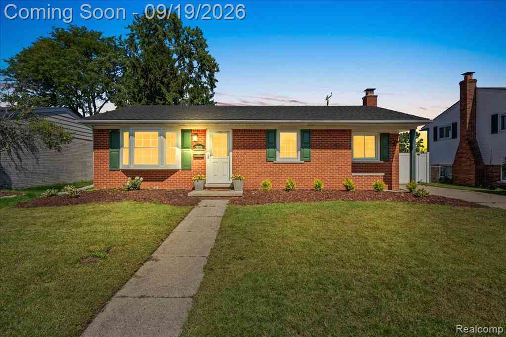 Homes For Sale - 38038 Ross Street <br/> Livonia, MI 48154