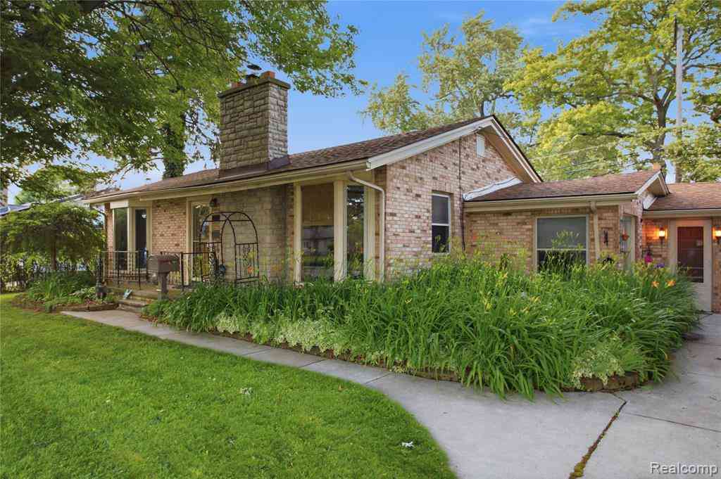 Homes For Sale - 21211 Ardmore Park Drive <br/> Saint Clair Shores, MI 48081