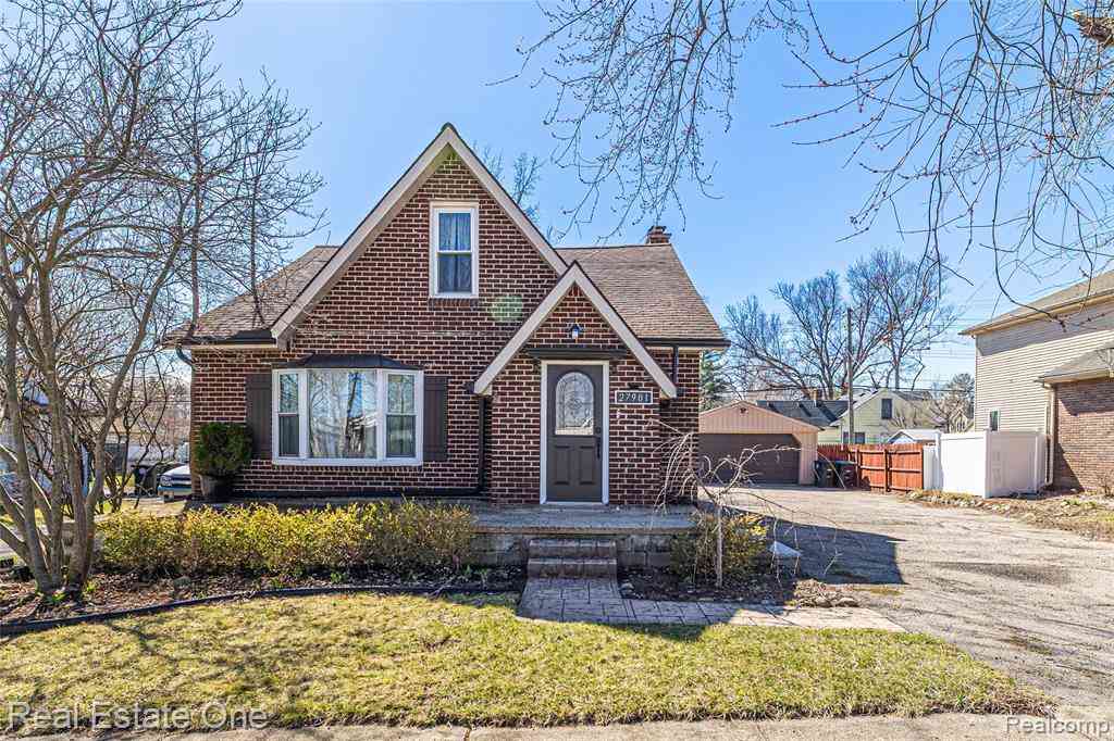 Homes For Sale - 27901 Long Street <br/> Livonia, MI 48152