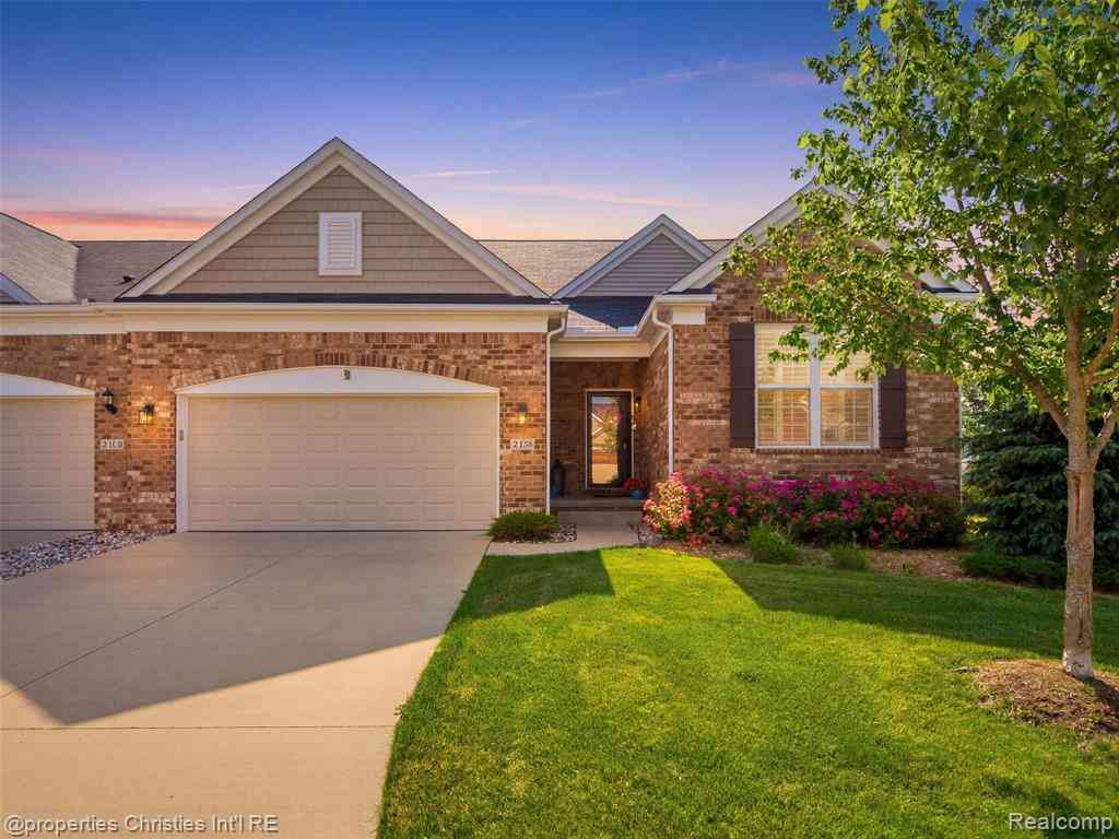 Condo For Sale - 2290 Monte Vista Court <br/> Lake Orion, MI 48360