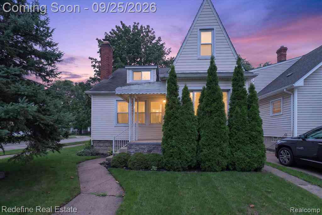 Homes For Sale - 1026 S Wilson Avenue <br/> Royal Oak, MI 48067