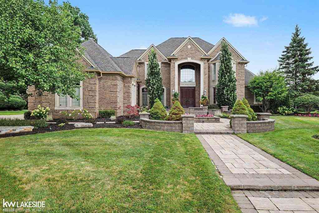 Homes For Sale - 19814 Westchester Drive <br/> Clinton Township, MI 48038