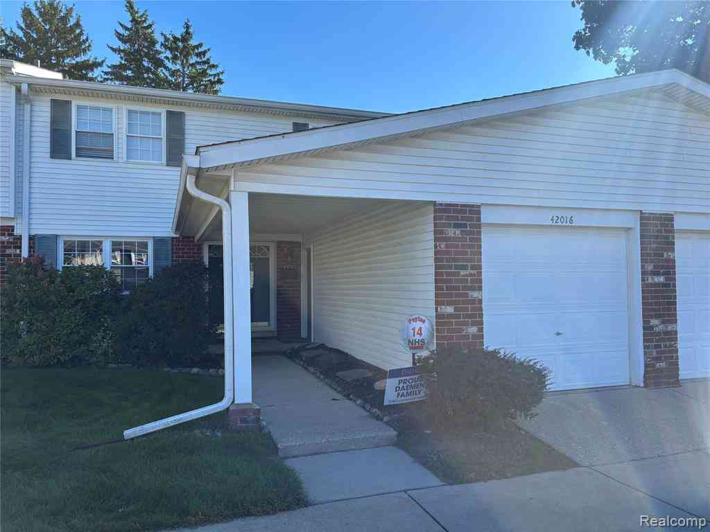 Condo For Sale - 42016 Queen Anne Court <br/> Northville, MI 48167