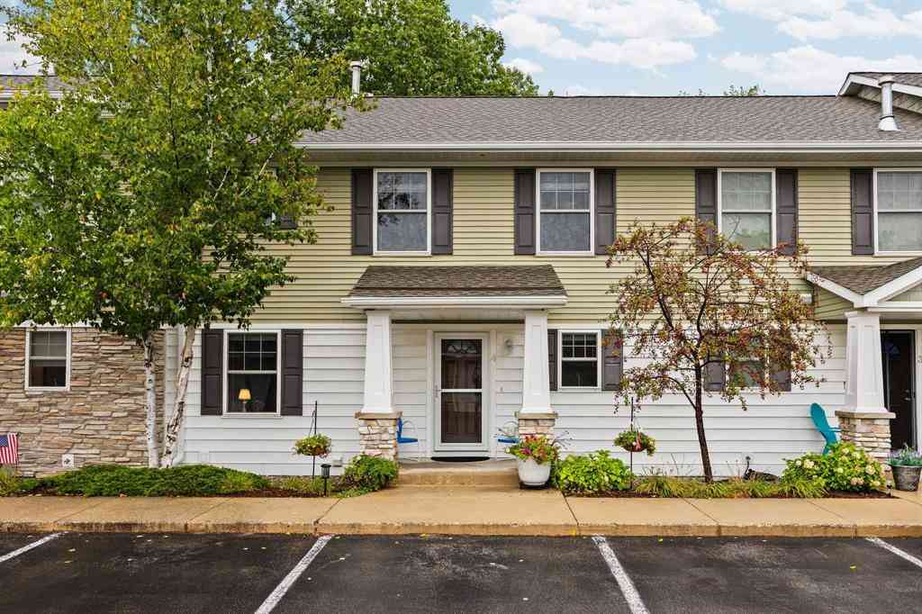 Condo For Sale - 1511 Kent Street <br/> Grand Traverse County, Traverse City, MI 49633