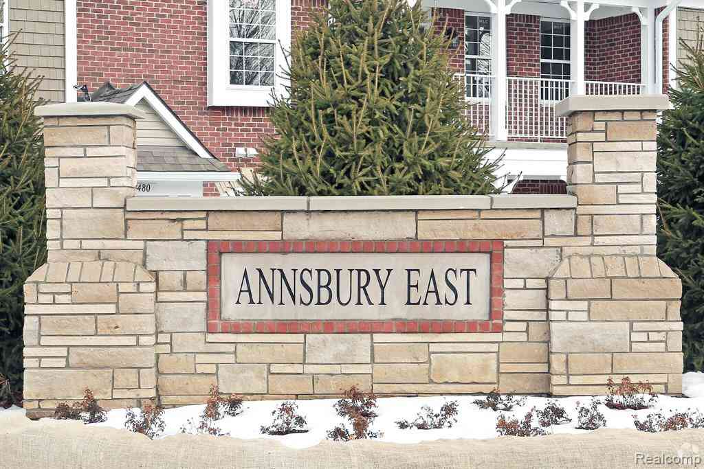 Condo For Rent - 54246 Bay Point Drive <br/> Macomb County, Shelby Twp, MI 48316