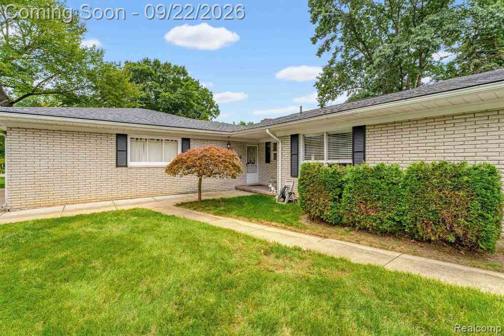 Homes For Sale - 56600 North Avenue <br/> Macomb, MI 48042