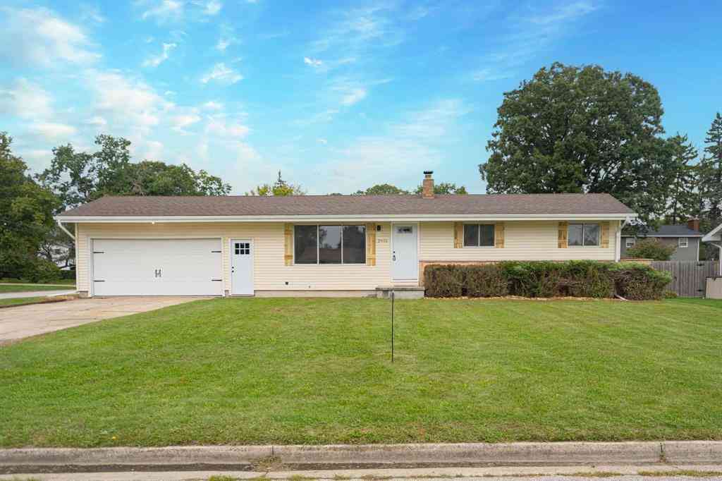 Homes For Sale - 2915 Continental Drive <br/> Bay City, MI 48706
