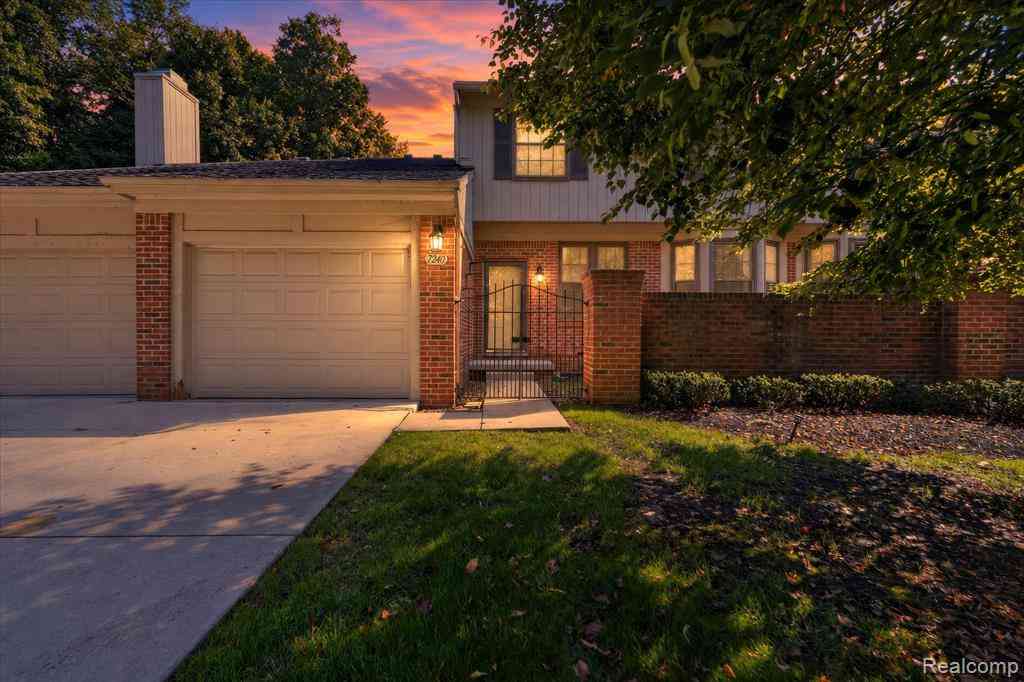 Condo For Rent - 7240 Nottingham Court <br/> West Bloomfield, MI 48322