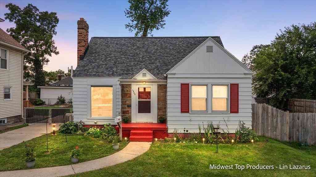 Homes For Sale - 1945 Delwood Avenue Sw SW<br/> Wyoming, MI 49509