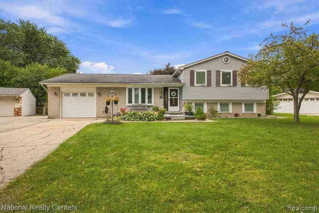 Homes For Sale - 42146 Trinity Court <br/> Sterling Heights, MI 48313