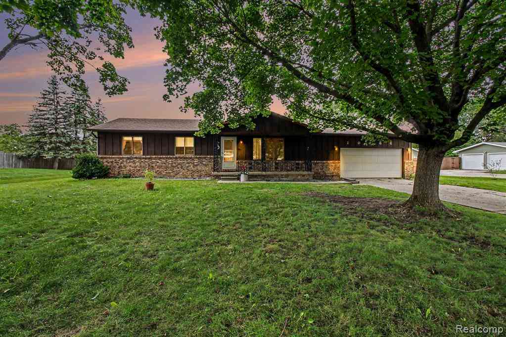 Homes For Sale - 10066 Carpenter Road <br/> Flushing, MI 48433