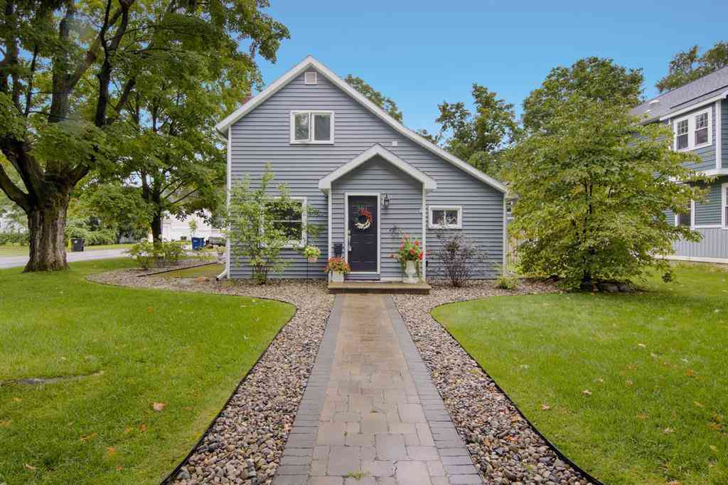 Homes For Sale - 201 W Fifteenth Street <br/> Traverse City, MI 49684