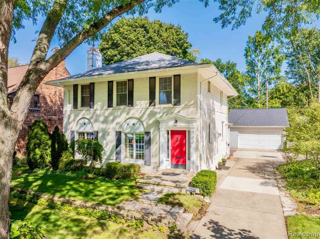 Homes For Sale - 1258 Bedford Road <br/> Grosse Pointe Park, MI 48230