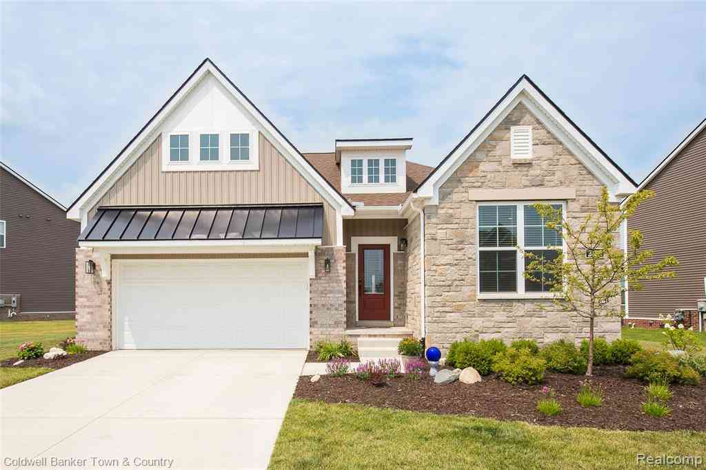 Homes For Sale - 2329 Provencal Drive <br/> Commerce Twp, MI 48382