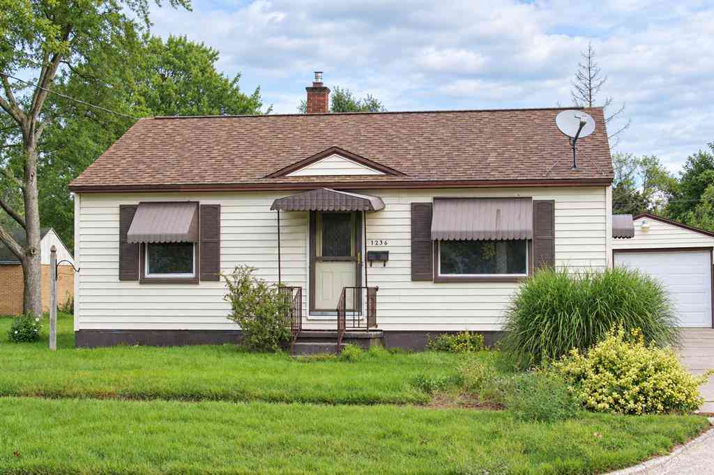Homes For Sale - 1236 E Isabella Avenue <br/> Muskegon, MI 49442