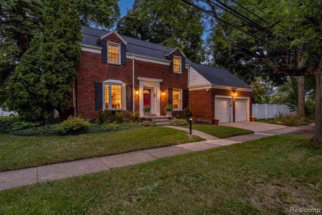 Homes For Sale - 27250 Santa Barbara Drive <br/> Oakland County, Lathrup Village, MI 48076