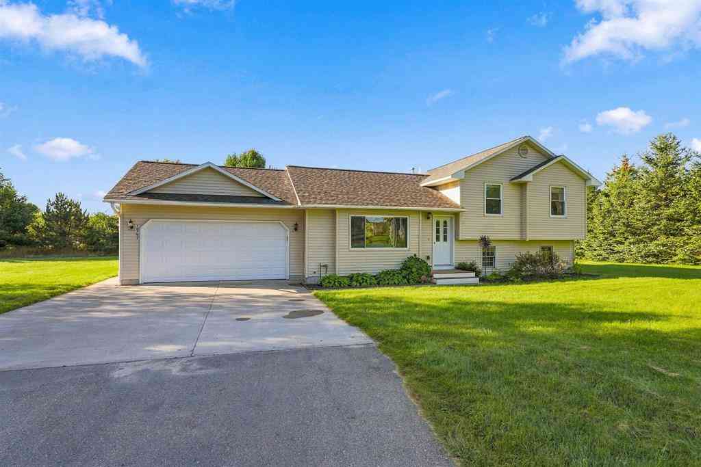 Homes For Sale - 10791 Cedar Run Road <br/> Traverse City, MI 49684