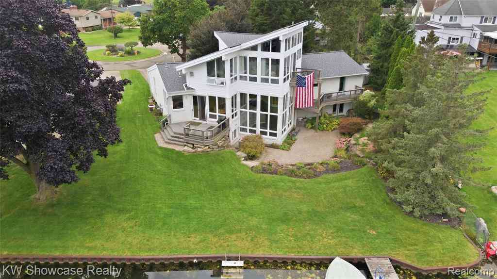 Homes For Sale - 4614 Claudia Drive <br/> Waterford, MI 48328