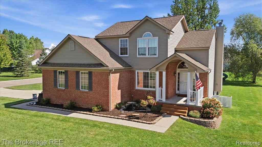 Homes For Sale - 1087 Deer Creek Trail <br/> Grand Blanc, MI 48439