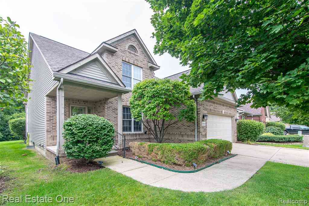 Condo For Sale - 5808 Windstar Circle <br/> Waterford, MI 48327