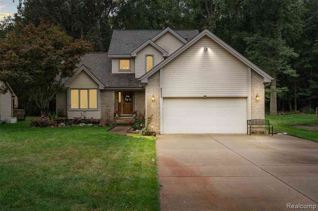 Homes For Sale - 9533 Chaumont Drive <br/> Commerce Twp, MI 48382
