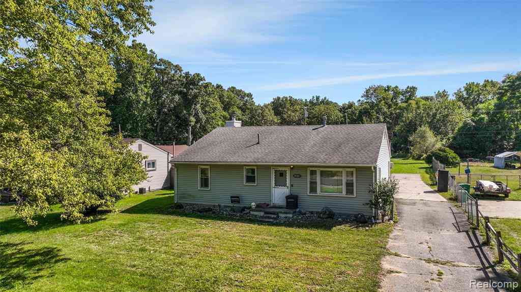 Homes For Sale - 38727 Wade Road <br/> Wayne County, Romulus, MI 48174