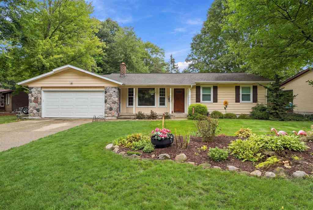 Homes For Sale - 7258 Yorkshire Drive <br/> Hudsonville, MI 49426