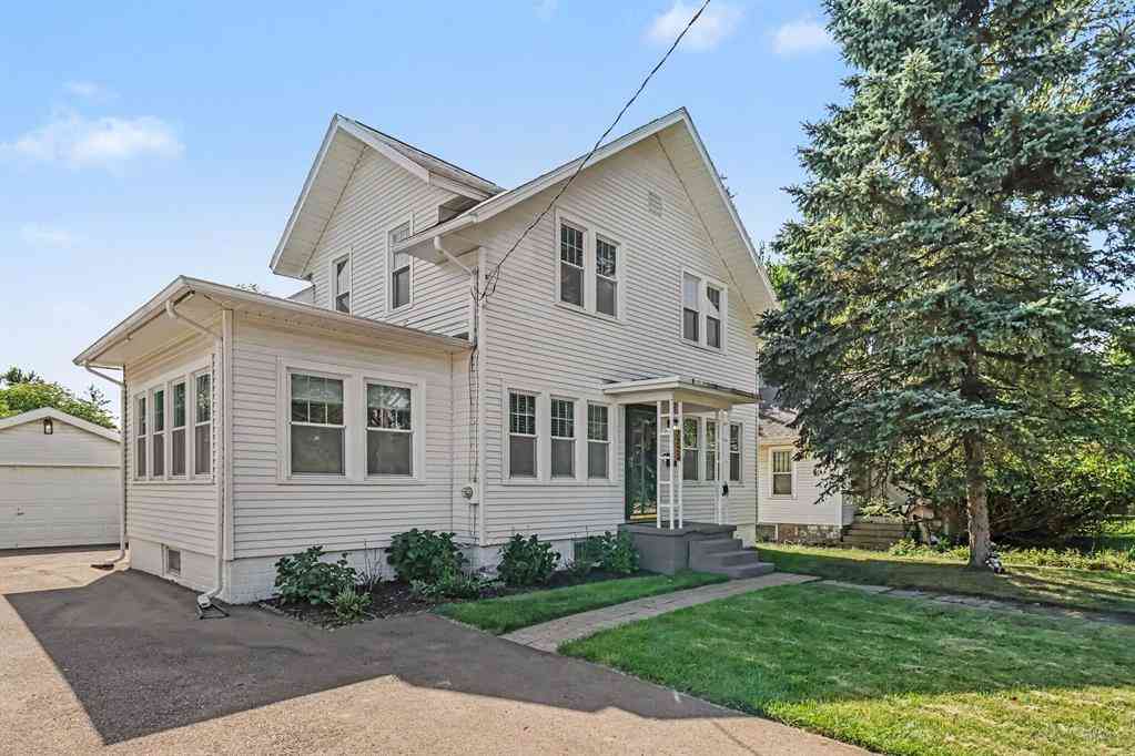 Homes For Sale - 2223 Parkview Avenue <br/> Kalamazoo, MI 49008