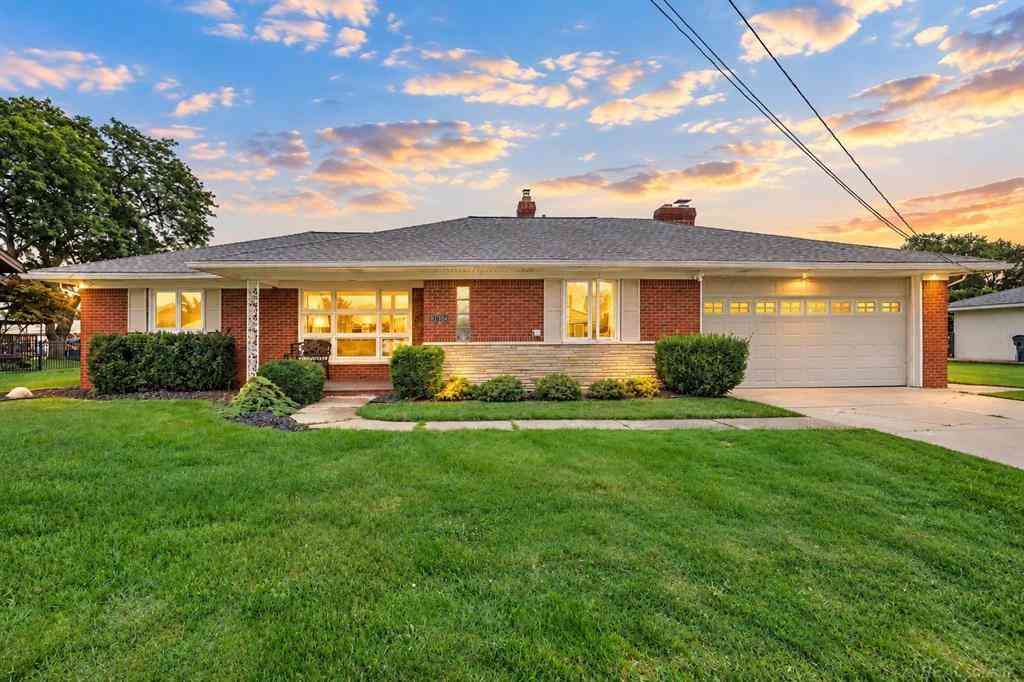 Homes For Sale - 37894 Villa Mar Street <br/> Harrison Township, MI 48045