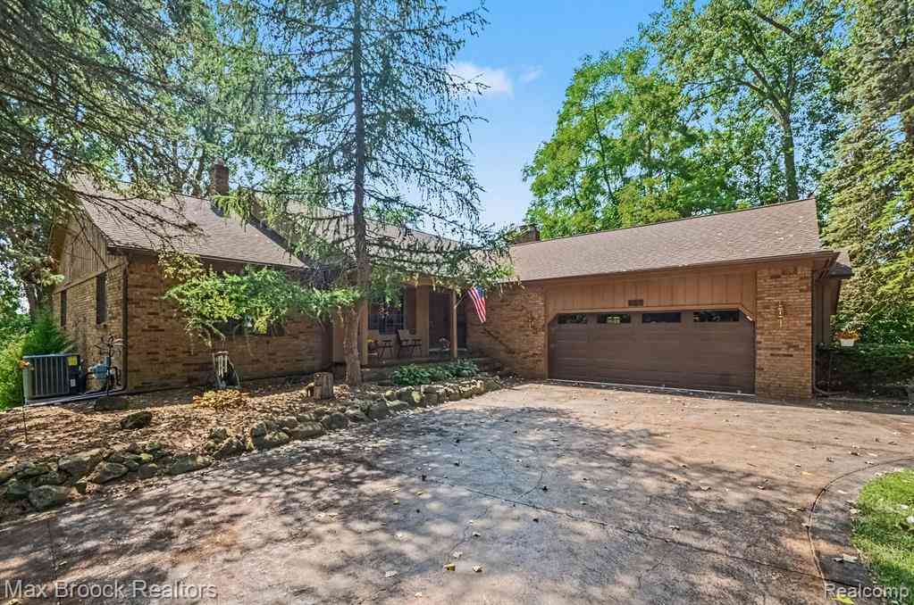 Homes For Sale - 6925 W Church Street <br/> Clarkston, MI 48346
